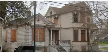 146 and 152 North Fourth Street before the March 2024 fire